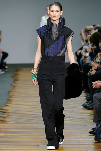 Look 13